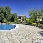 Saint Thomas Village *